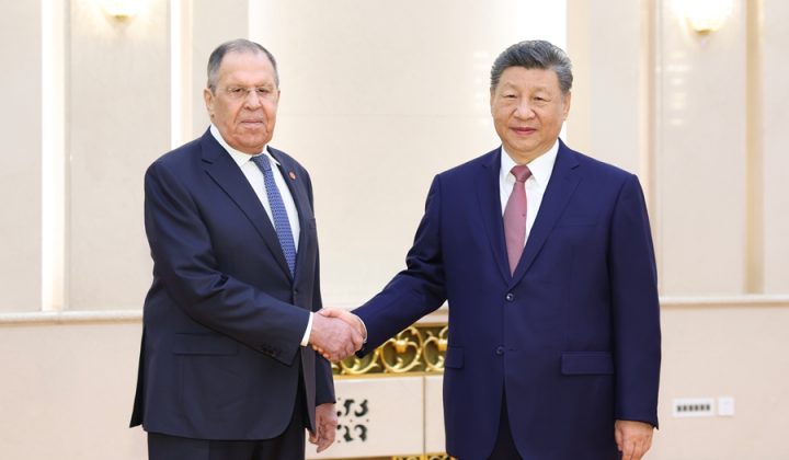习近平会见俄罗斯外长拉夫罗夫