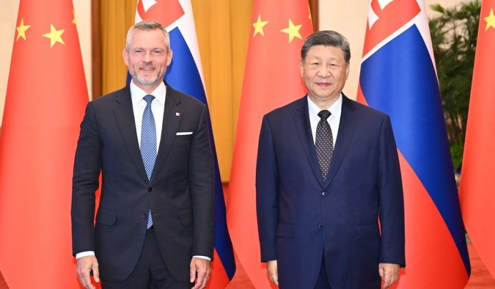 习近平同斯洛伐克总统佩列格里尼会谈